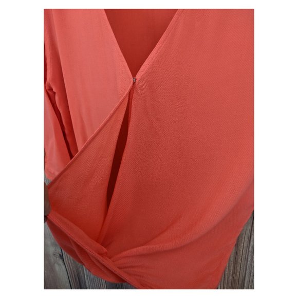 BB DAKOTA Coral Crossover Semi-Sheer Top 3/4 Sleev - Picture 5 of 6